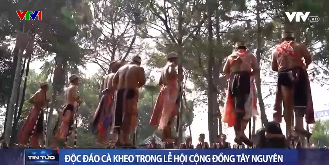Độc đáo đi cà kheo trong lễ hội cộng đồng Tây Nguyên